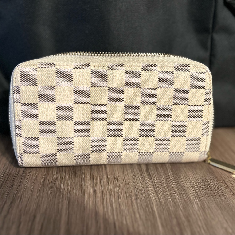 Daisy Rose Cream Wallet